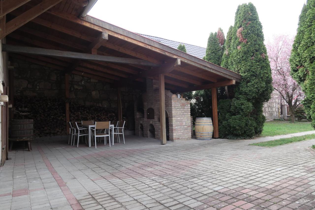 Falusi Vendégház Etyek Exterior foto