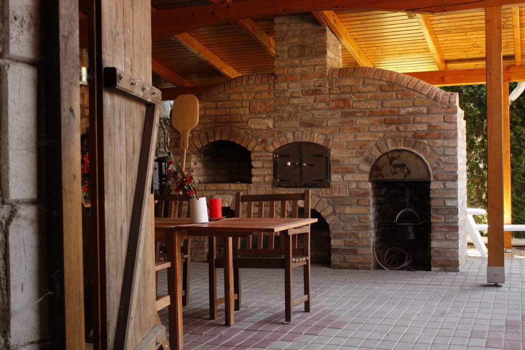 Falusi Vendégház Etyek Exterior foto
